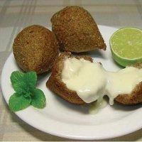 Mini quibe com catupiry ( cento )